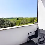 Peaceful Flat Surrounded By Nature سافودغيا